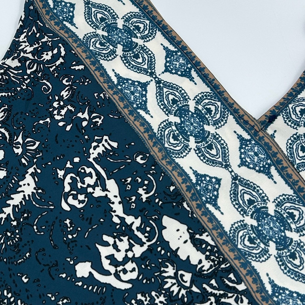 Charlie B Boho Paisley V-Neck Tie-Shoulder Tank Top XL NWT - Picture 2 of 6